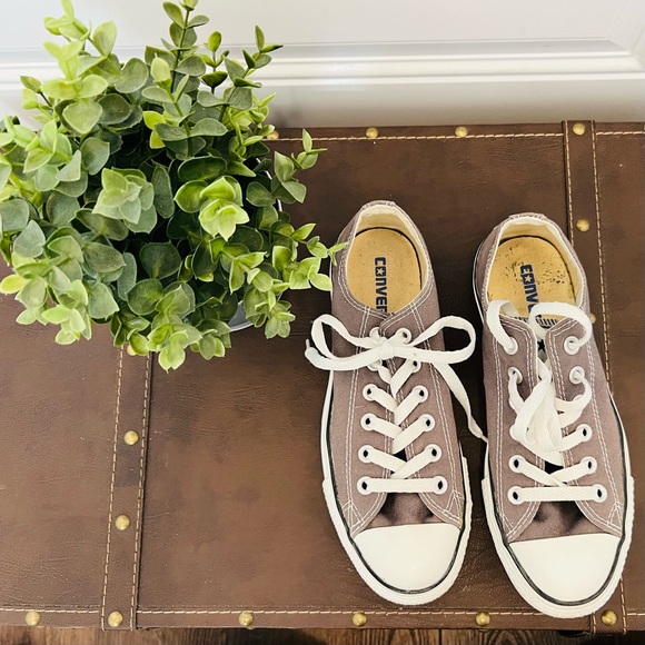 Converse Sneakers - Gray - Size 7 - Picture 8 of 9